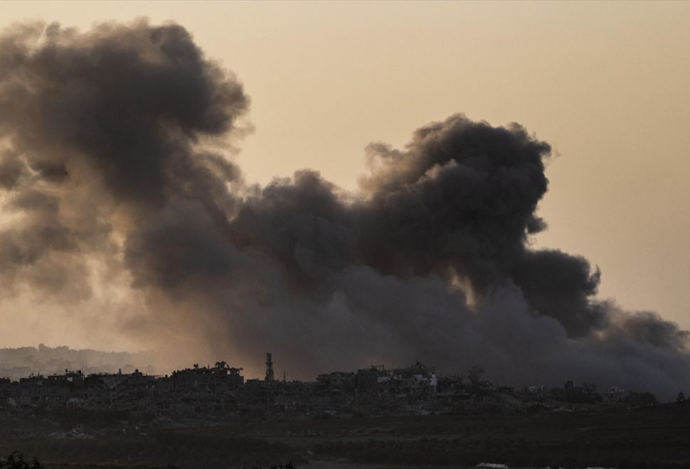 İsrail Gazze'de Yine Sivil Yerleşim Alanlarını Bombaladı: Çok Sayıda Ölü Ve Yaralı Var