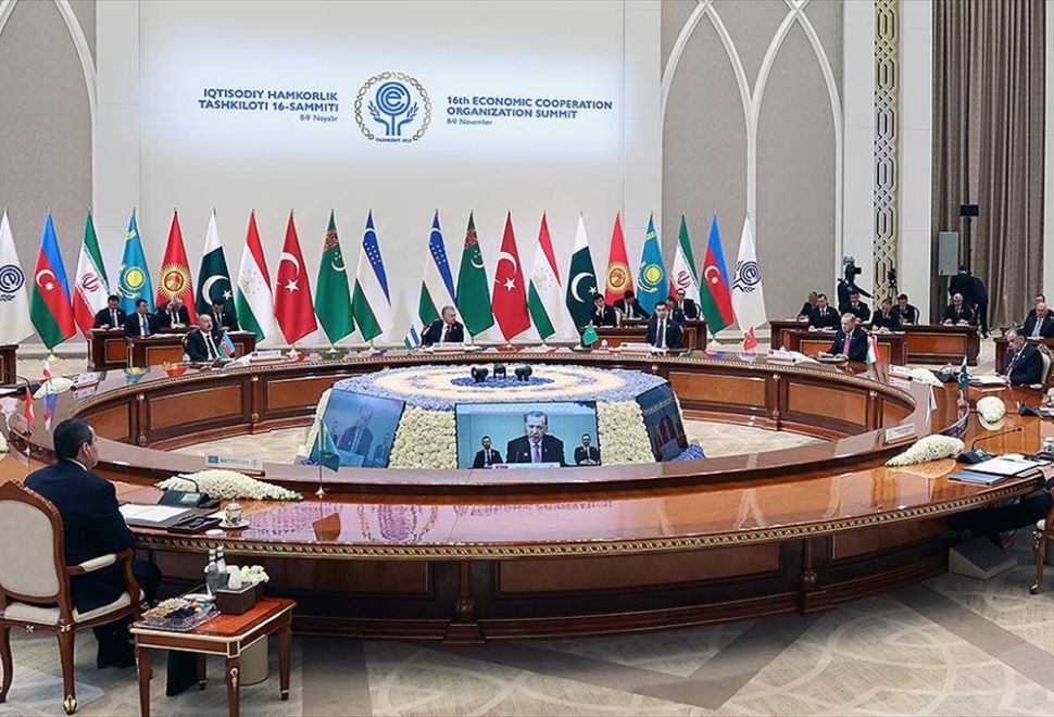 Özbekistan'da Düzenlenen Ekonomik İşbirliği Teşkilatı 16. Liderler Zirvesi Sona Erdi