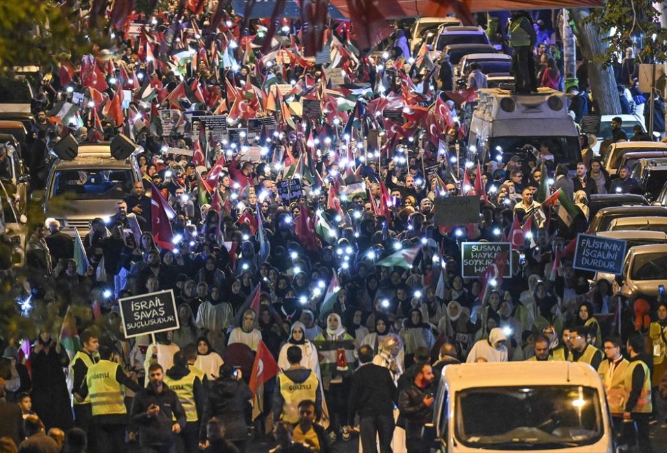 Ankara'da Gazze'de Hayatını Kaybeden Çocuklar İçin Yürüyüş Düzenlendi