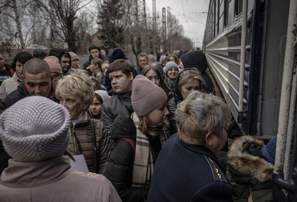 Ukrayna'da Donetsk Bölgesinde Sivillerin Tahliyesi Sürüyor