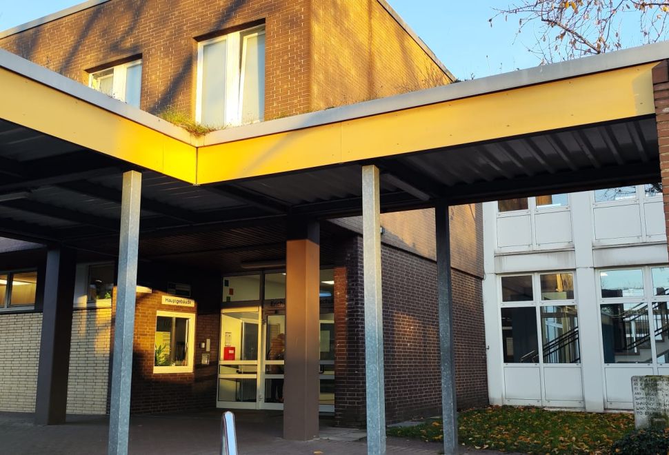 Erich-Fried-Gesamtschule Kapılarını Açtı
