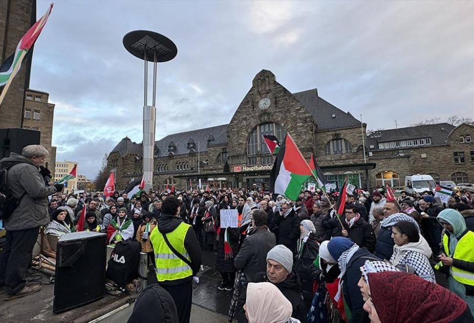 Almanya'nın Aachen Kentinde Filistin Halkıyla Dayanışma Mitingi Düzenlendi