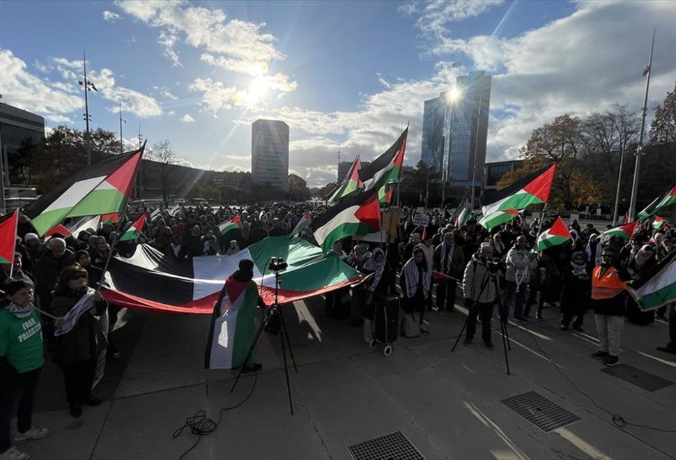Cenevre'de Filistin'i Destekleyen Göstericiler BM İnsan Hakları Yüksek Komiserliği'ne Yürüdü