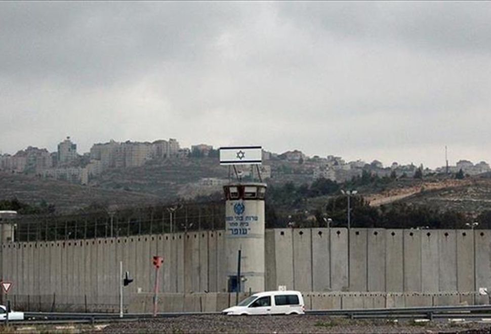 Filistin Esirler Cemiyeti: İsrail Hapishanelerinde Hâlâ 60 Filistinli Kadın Bulunuyor