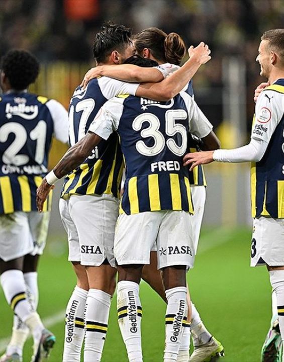 Fenerbahçe Averajla Liderliğini Sürdürdü