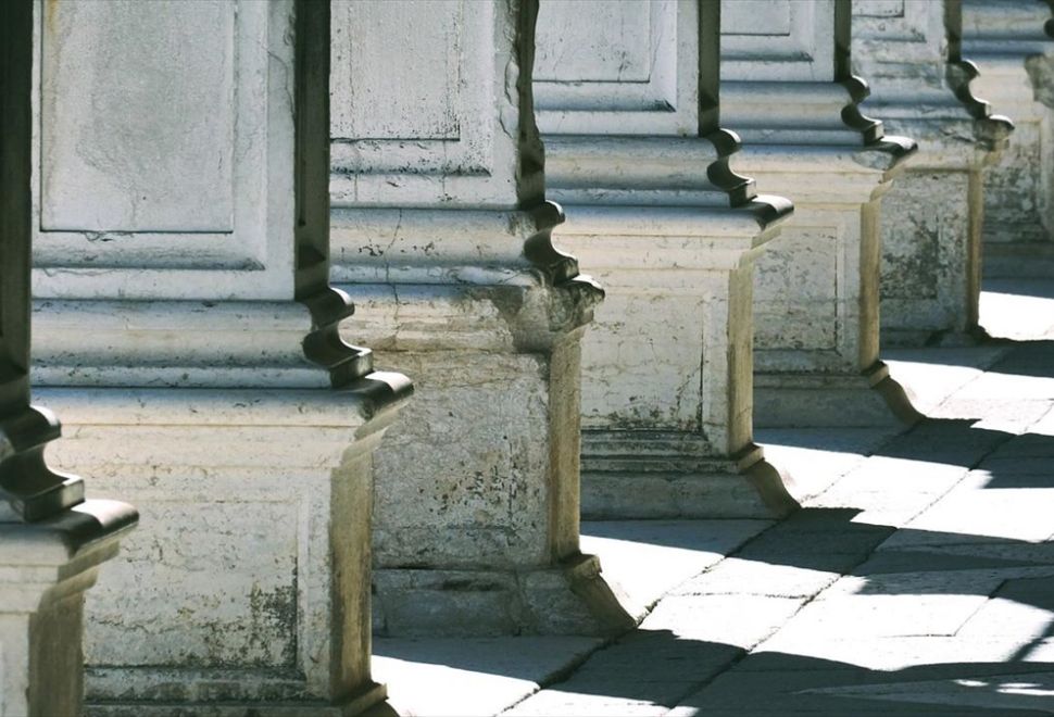 İtalya'da Bir Belediye Başkanının Müslümanların İbadet Ettiği Yerleri Kapatması Tepki Çekti