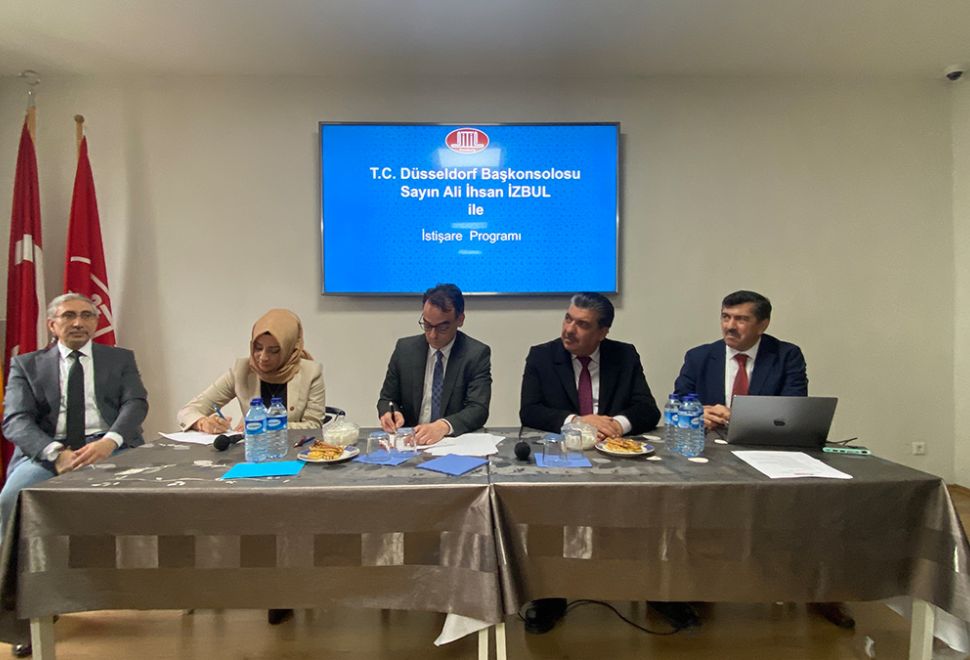 Başkonsolos İzbul, DİTİB Duisburg Wanheimerort'ta Ayasofya Camisi ve Türk Eğitim Merkezi’ni ziyaret etti