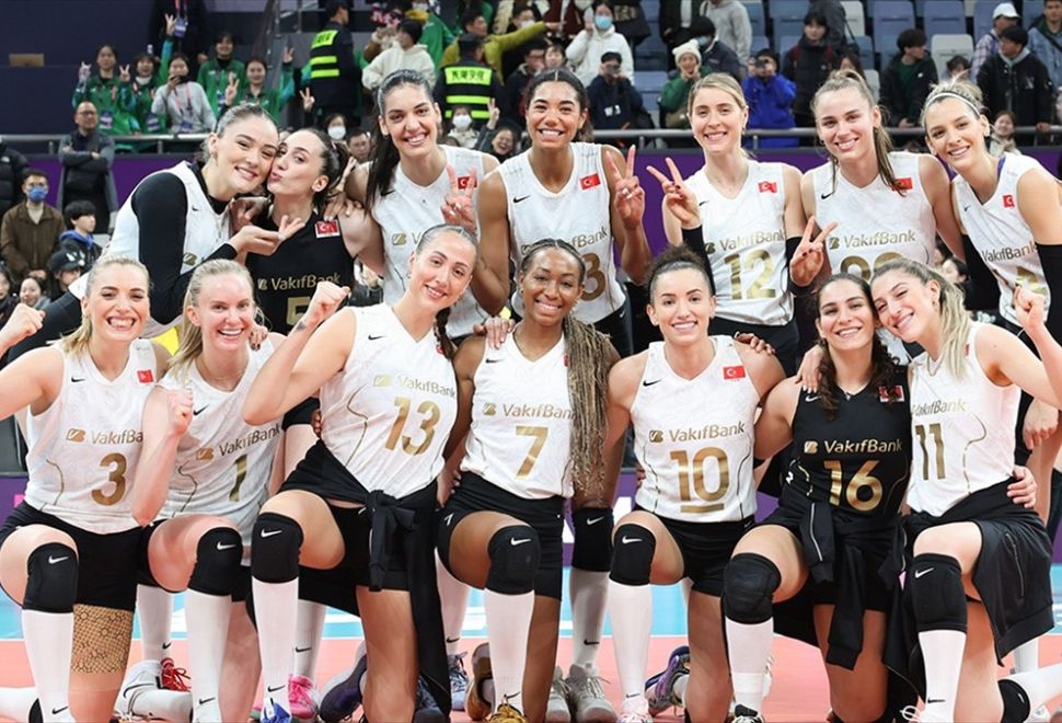 Türk Kadın Voleybolu, Kulüplerde 25. Uluslararası Kupayı Kaldıracak