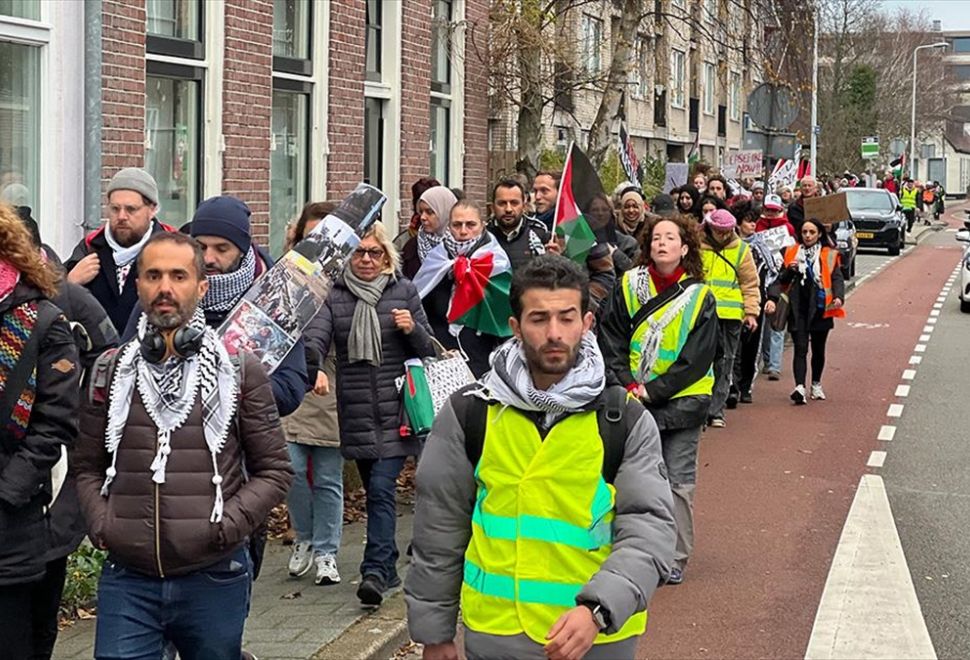 Hollandalılar Filistin'e Destek İçin Uluslararası Ceza Mahkemesi'ne Yürüdü