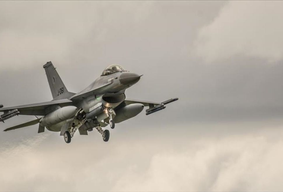 Hollanda, Ukrayna'ya 18 F-16 Savaş Uçağı Göndermeye Hazırlanıyor