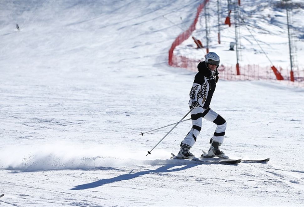 Kayak Merkezlerinde En Fazla Kar Kalınlığı 143 Santimetreyle Palandöken'de Ölçüldü