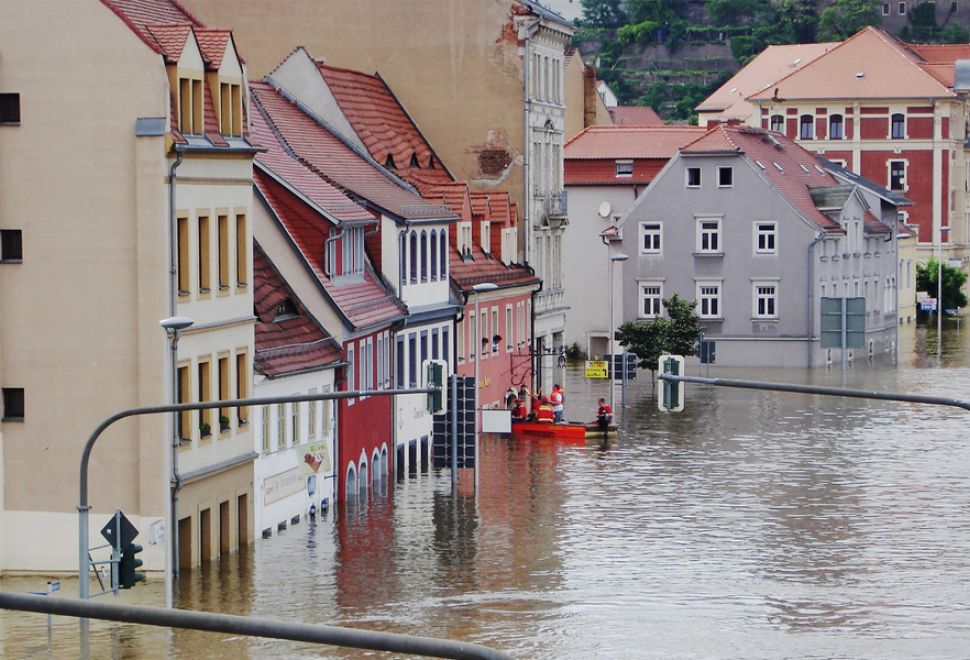 Almanya'da Sel Felaketi: Güneyde Durum Kritik, Kuzeyde Rahatlama Başladı