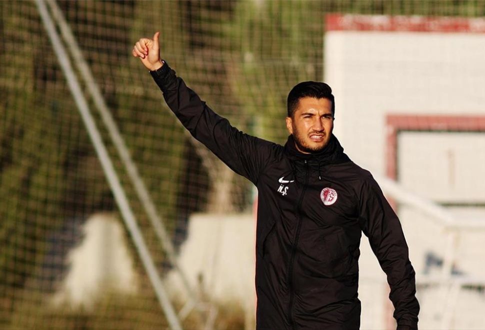 Borussia Dortmund Hayaline Kavuşan Şahin, Antalyaspor Kariyerine 142 Maç Sığdırdı