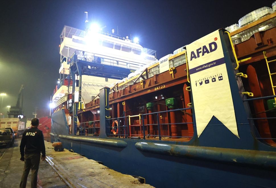 Filistin'e 2 Bin 334 Ton Yardım Malzemesi Taşıyan Gemi Mersin'den Uğurlandı
