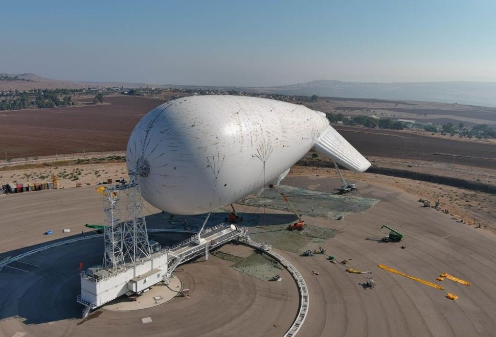 İsrail, Lübnan Sınırına Füze Tespiti İçin Radarla Donatılmış Zeplin Yerleştirdi