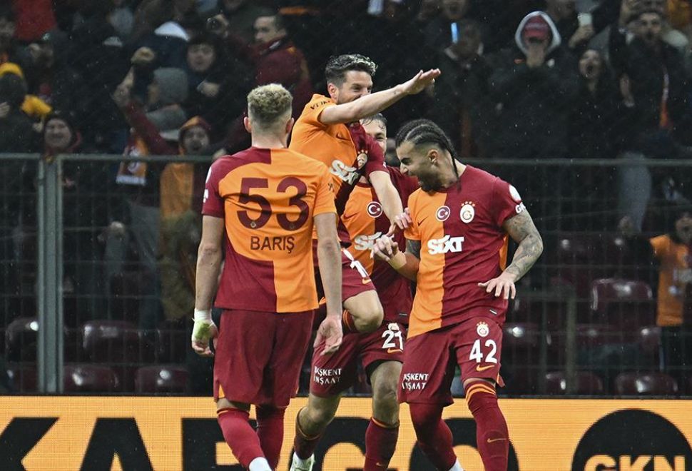 Galatasaray, 3 Puanı 3 Golle Aldı