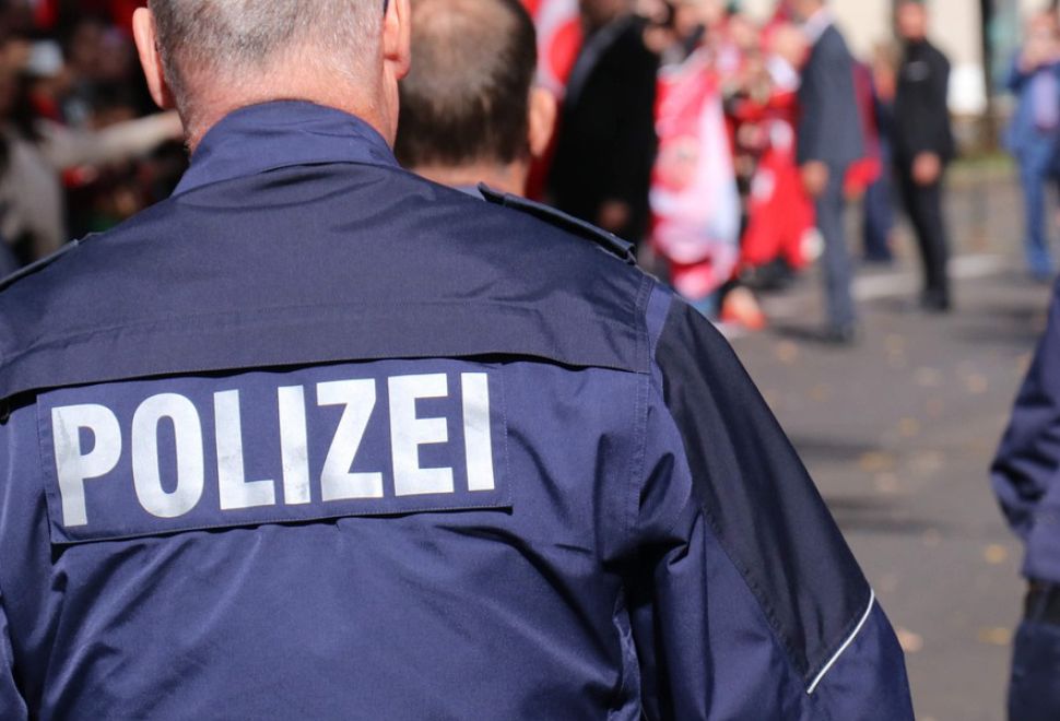 Alman Polisi Şüpheliler İçin 
