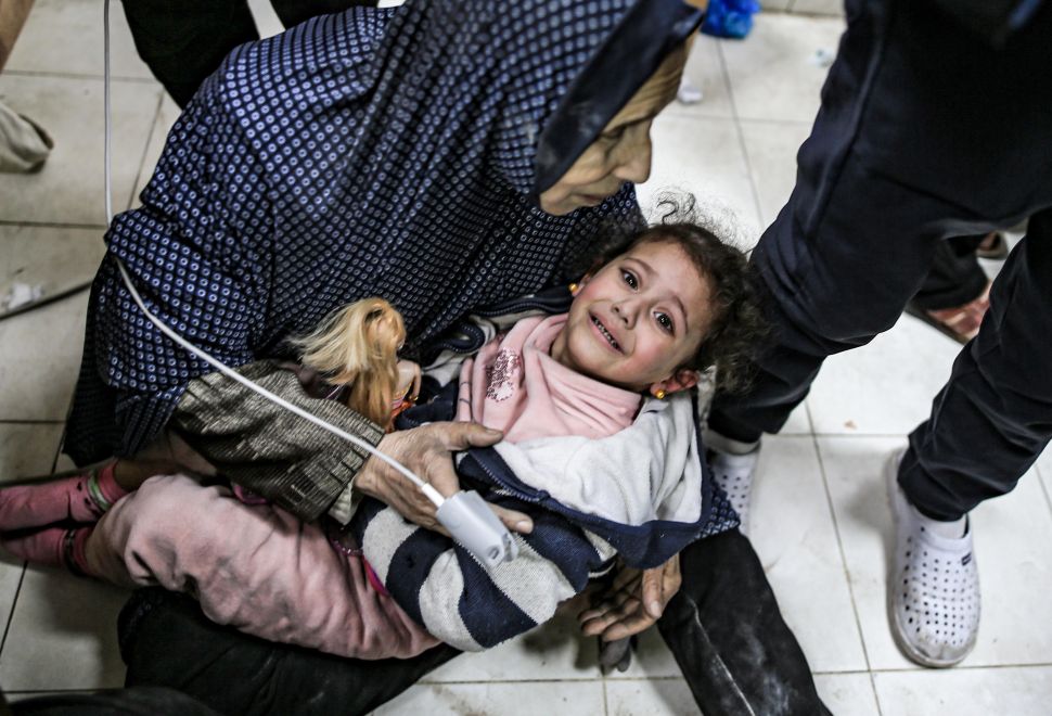 İsrail'in Gazze Saldırılarında Can Kaybı 23 Bin 708'e Yükseldi, Yaralı Sayısı 60 Bini Aştı