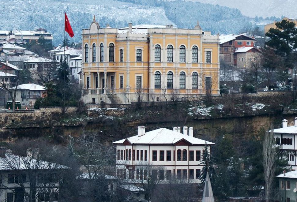 Safranbolu'nun Tarihi Yapıları Karla Kaplandı