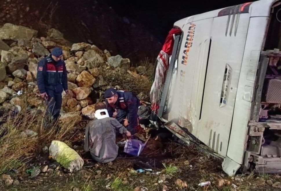 Mersin'de Devrilen Yolcu Otobüsündeki 9 Kişi Öldü, 30 Kişi Yaralandı