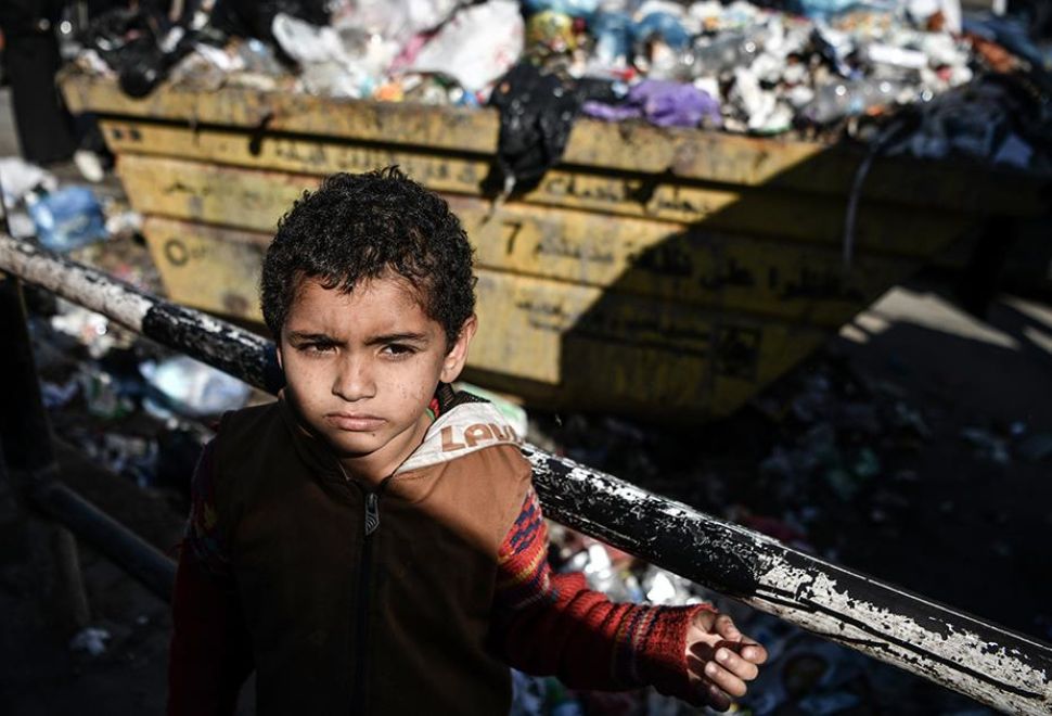 Gazze'de Yerinden Edilenler Su Kıtlığı Nedeniyle Temel İhtiyaçlarını Dahi Karşılayamıyor