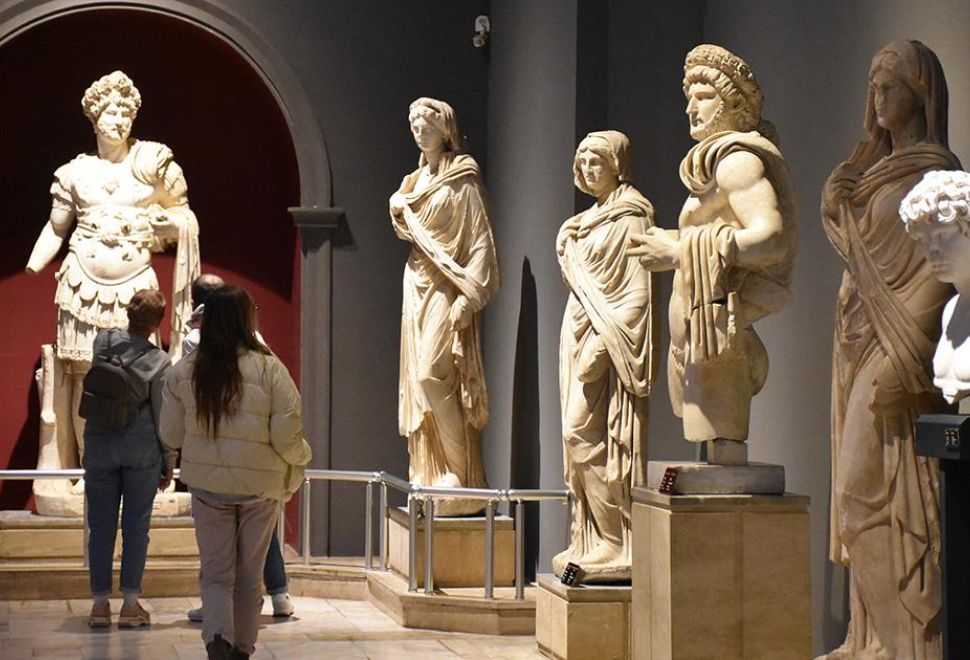 Antalya'daki Müze ve Ören Yerleri 2023'te 3 Milyonu Aşkın Ziyaretçi Ağırladı