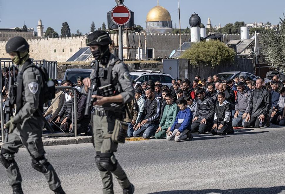İsrail Güçleri Mescid-i Aksa'da Cuma Namazı Kılınmasını 15 Haftadır Kısıtlıyor