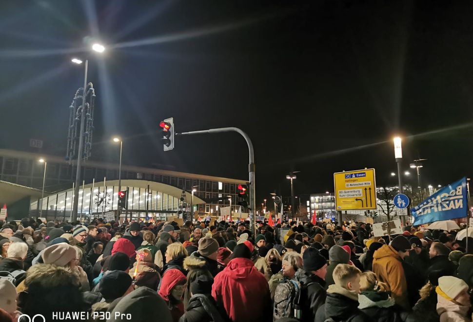 On Binler Bochum’da AfD’yi Protesto Etti