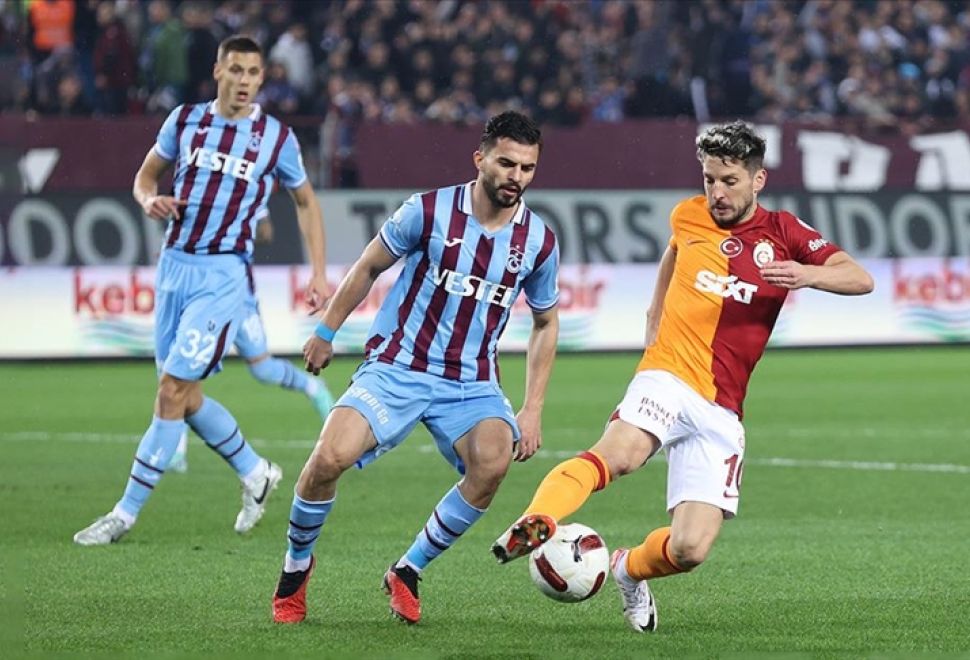 Galatasaray, Trabzon'da Zirveyle Puan Farkını Kapadı