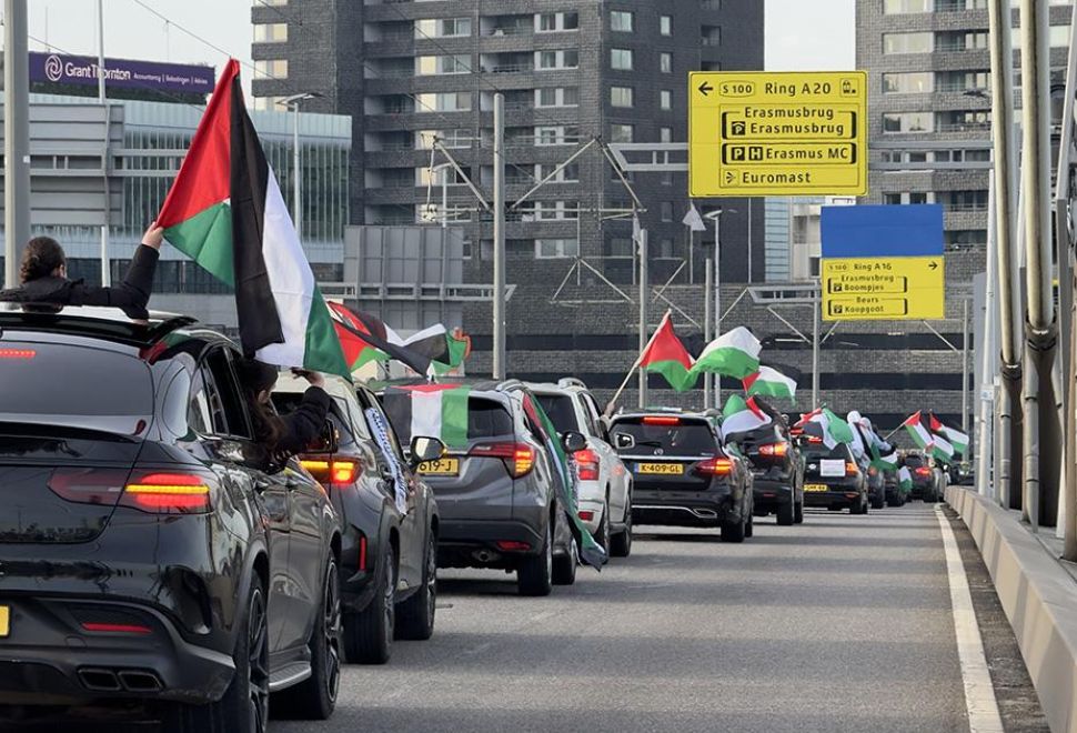 Hollanda’da Araç Konvoyuyla Filistin’e Destek Gösterisi Yapıldı