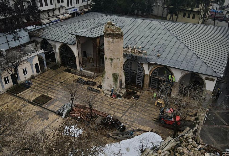 Kahramanmaraş'ta Depremde Ağır Hasar Alan Tarihi Ulu Cami Ayağa Kaldırılıyor