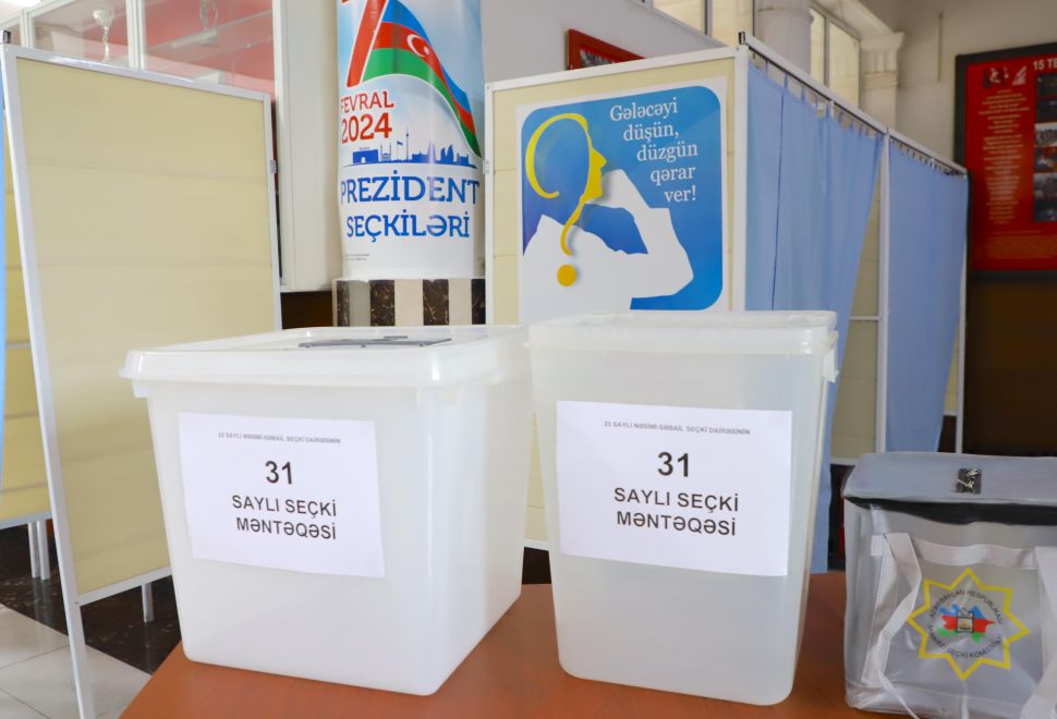 Azerbaycan'da Cumhurbaşkanı Seçimi İçin Oy Verme İşlemi Başladı