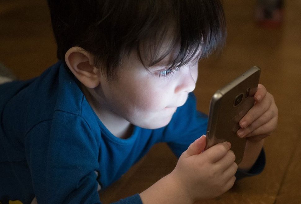 Teknoloji Bağımlılığı Çocuklarda Dikkat Eksikliğine Neden Oluyor