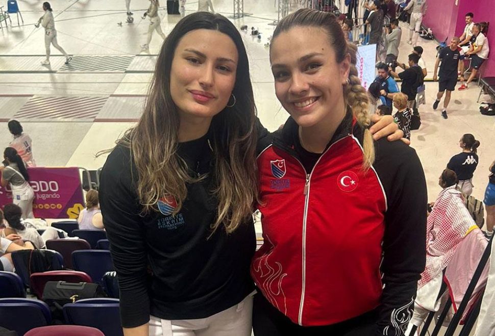 Milli Eskrimciler Nisanur Erbil ve Deniz Selin Ünlüdağ Peru'da Ana Tabloda