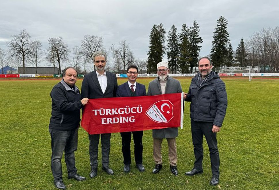 Başkonsolos Erdoğan FC Türkgücü Erding'i Ziyaret Etti