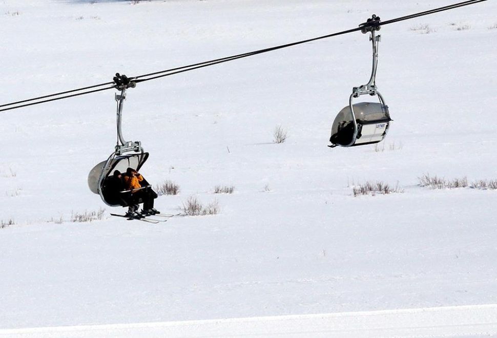 Yalnızçam Kayak Merkezi'nde Hafta Sonu Yoğunluğu Yaşandı