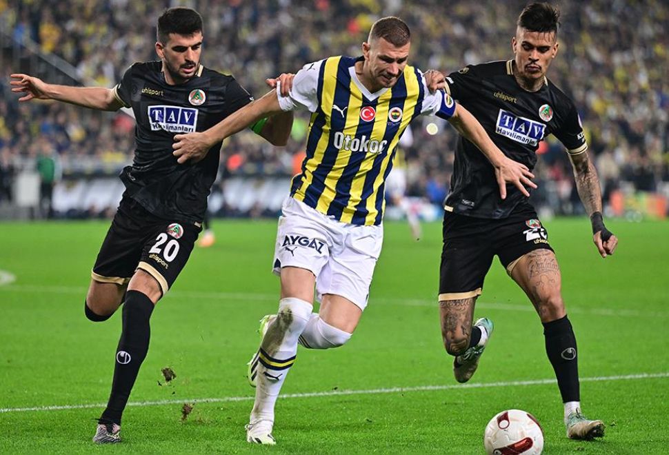 Fenerbahçe-Corendon Alanyaspor Müsabakası 2-2 Berabere Sonuçlandı
