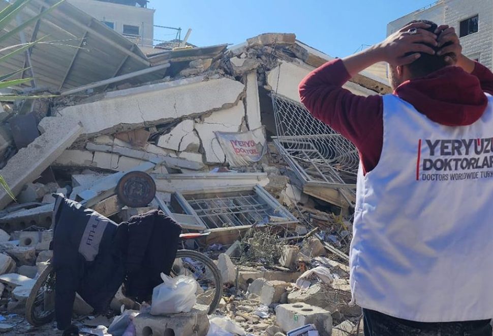 Yeryüzü Doktorlarının Gazze'deki Kliniği İsrail Tarafından Yıkıldı