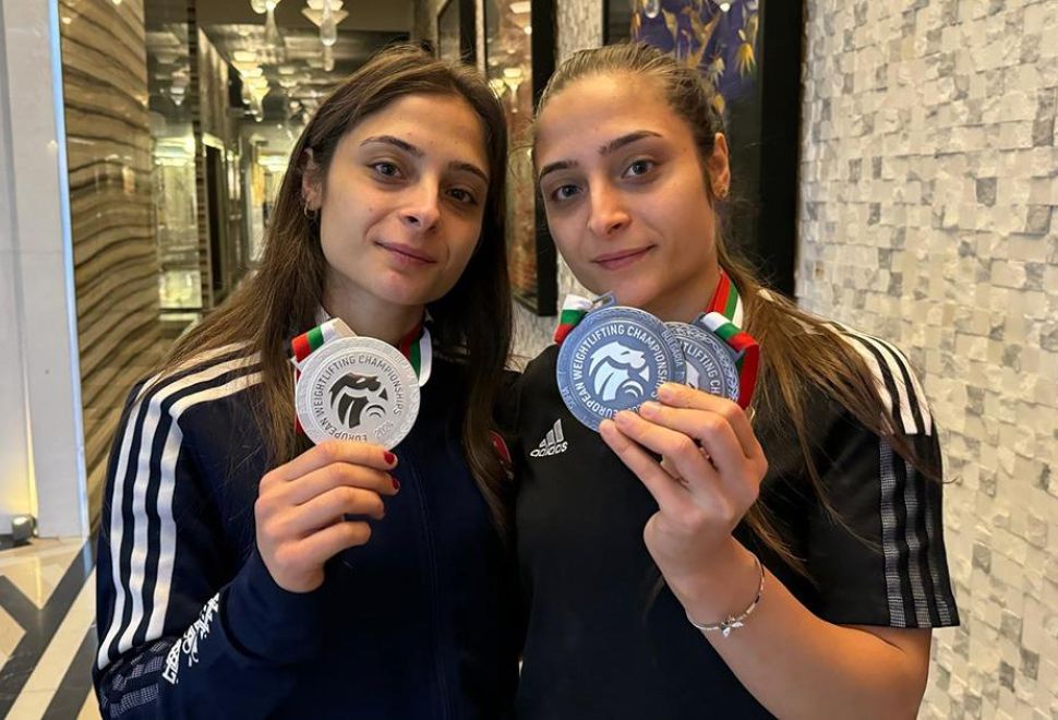 Milli Halterci İkiz Kız Kardeşlerden Avrupa Şampiyonası'nda Madalya Başarısı