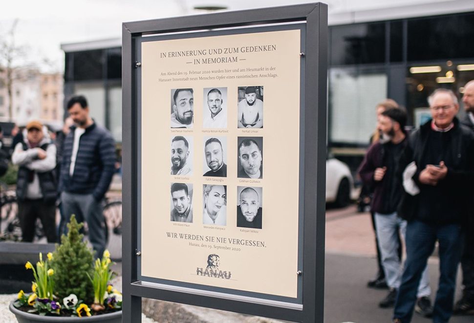 Almanya'da 4 Yıl Önce Irkçı Terör Saldırısında Yakınlarını Yitiren Türklerin Acısı Hala Taze