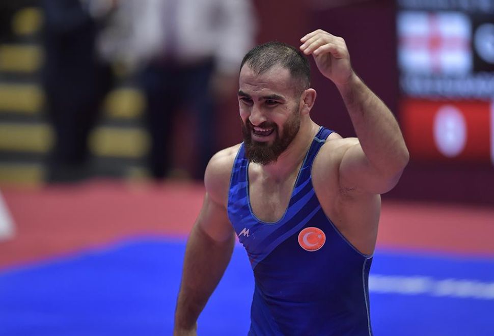 Milli Güreşçi Feyzullah Aktürk, Üst Üste 3'üncü Avrupa Şampiyonluğunu Elde Etti