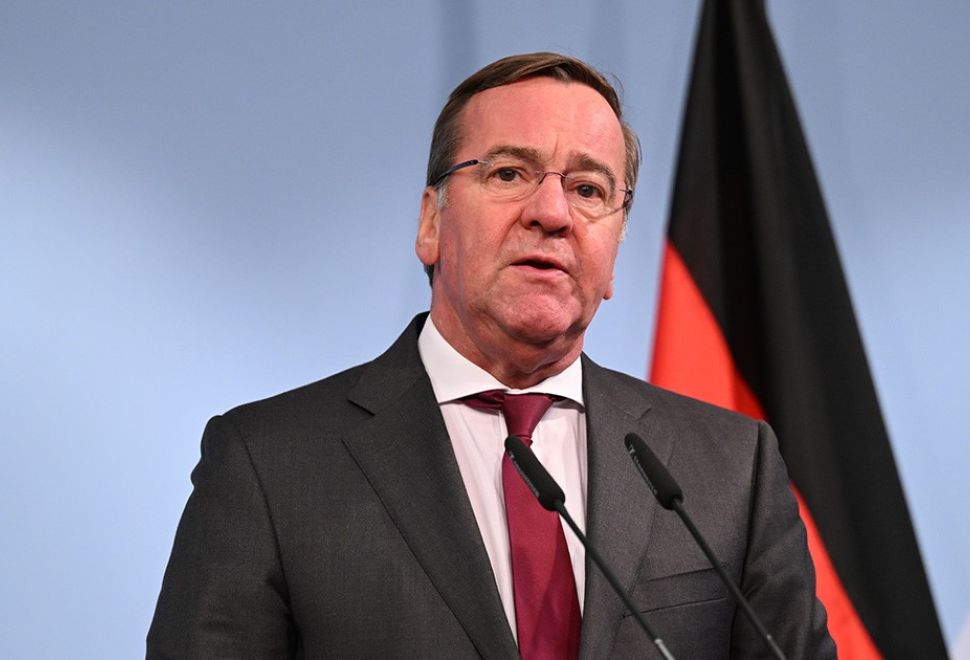 Almanya Savunma Bakanı, Alman Subaylarının Dinlenmesinin ‘Kişisel Hatadan’ Kaynaklandığını Belirtti