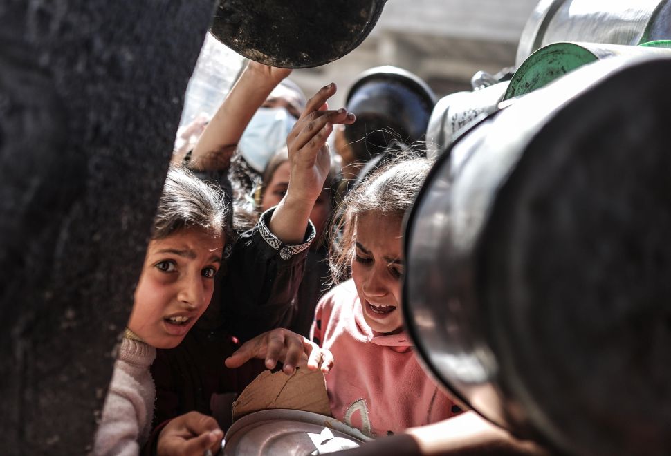 Gazze Şeridi'nde ‘Açlık ve Susuzluktan’ Ölenlerin Sayısı 20'ye Yükseldi