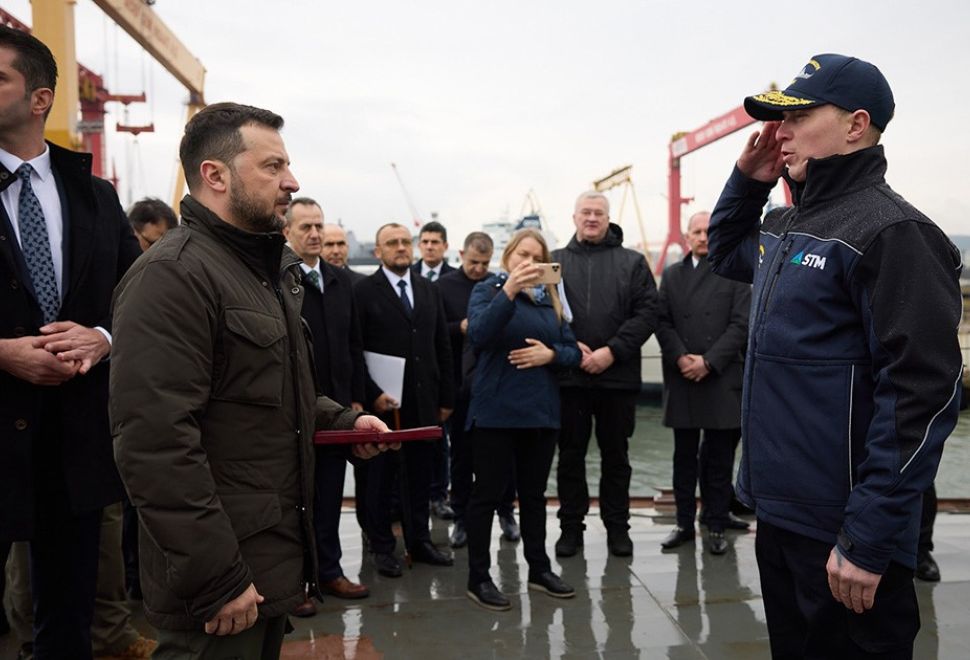 Zelenskiy, İstanbul'da Ukrayna Donanması Korvetlerinin İnşa Edildiği Tersaneyi Ziyaret Etti