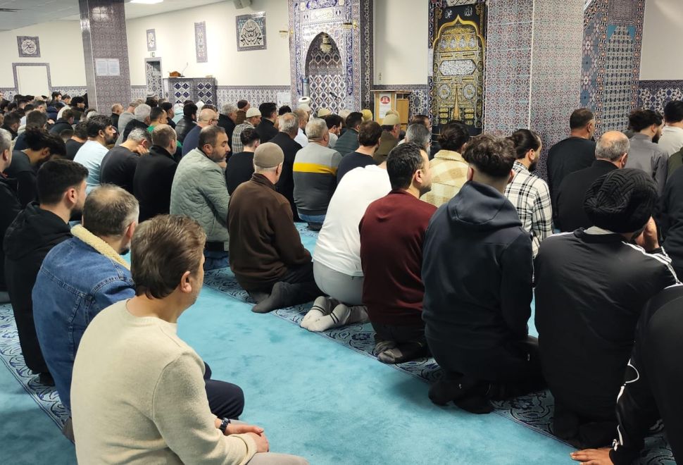 Almanya’da İlk Teravih Namazı Kılındı