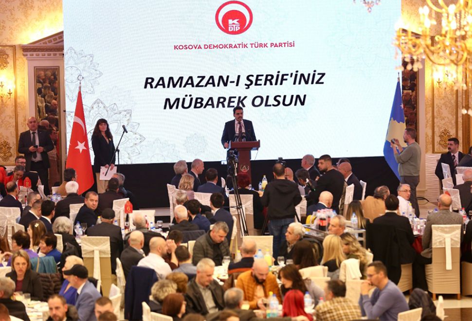 Kosova’daki Türkler İftarda Buluştu