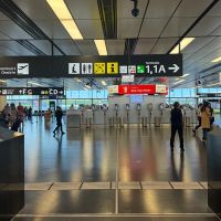 Avusturya Hava Yollarındaki Kabin Görevlileri Greve Gitti