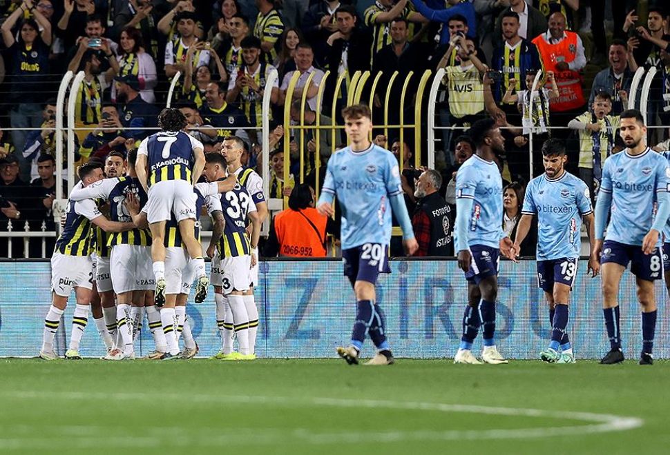 Fenerbahçe Evinde 4 Golle Kazandı