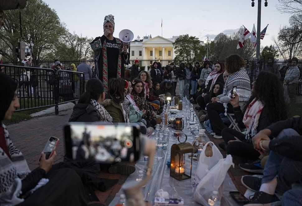 Amerikalı Müslümanlardan Beyaz Saray Önünde ‘Gazze ile Dayanışma’ İftarı