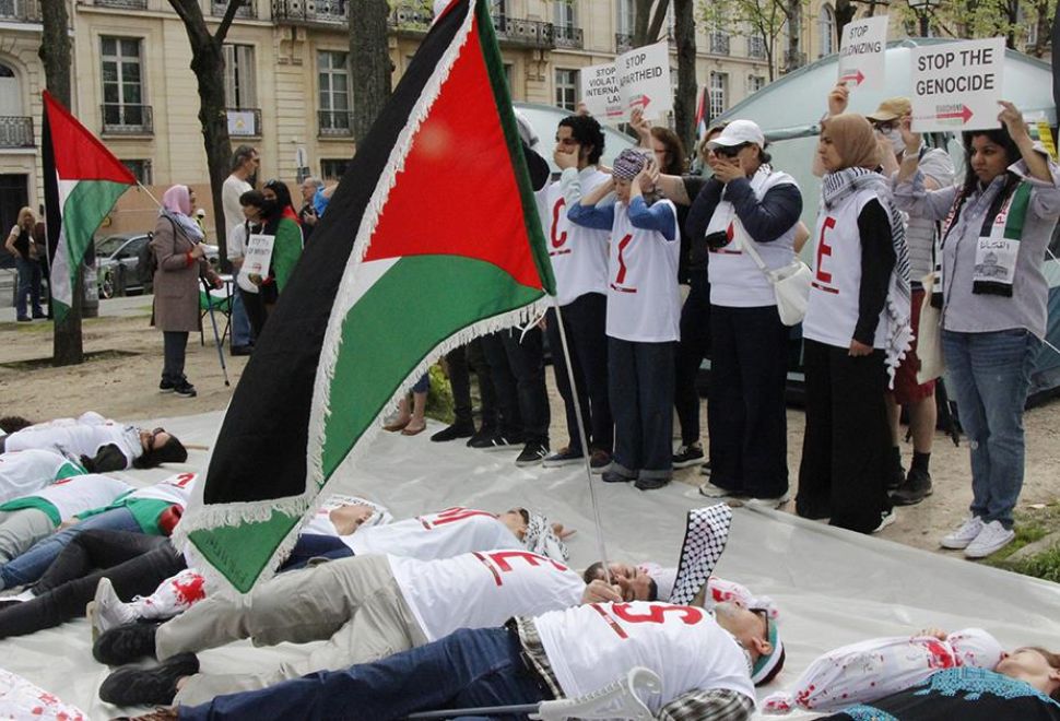 Fransa Dışişleri Bakanlığı Yakınında Göstericiler Gazze İçin Açlık Grevi Başlattı